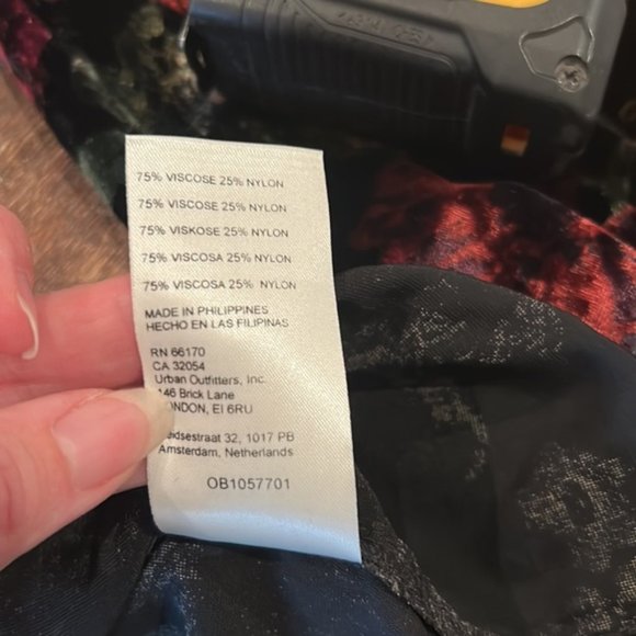 Pilcro ANTHROPOLOGIE crushed velvet floral blouse LRG - Picture 9 of 9